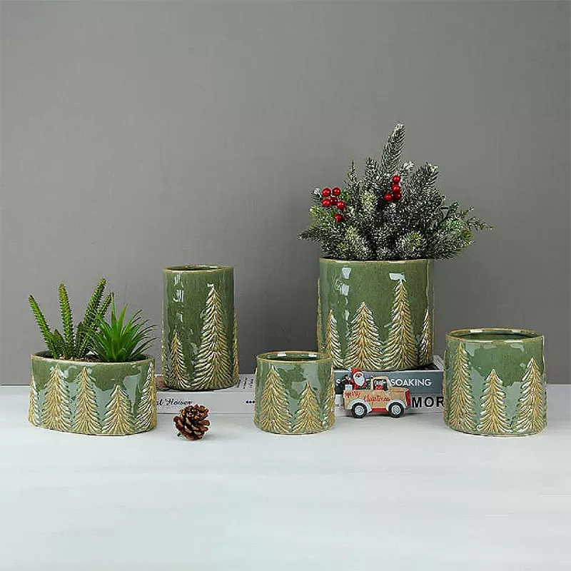 এমবসড ক্রিসমাস পাইন দানি